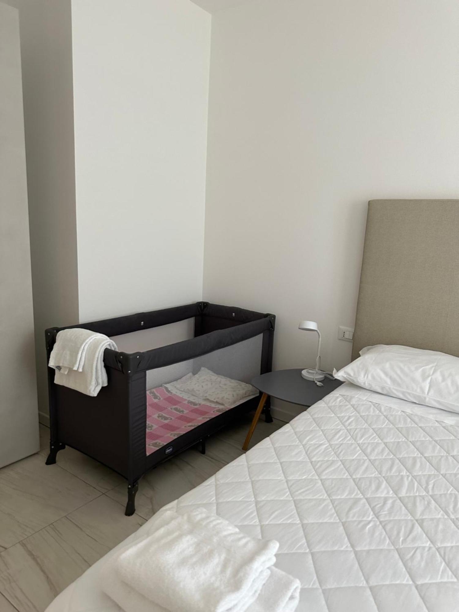 Beach Palace With Small Swimming Pool, Private Beach, Parking Lido di Jesolo Exteriör bild