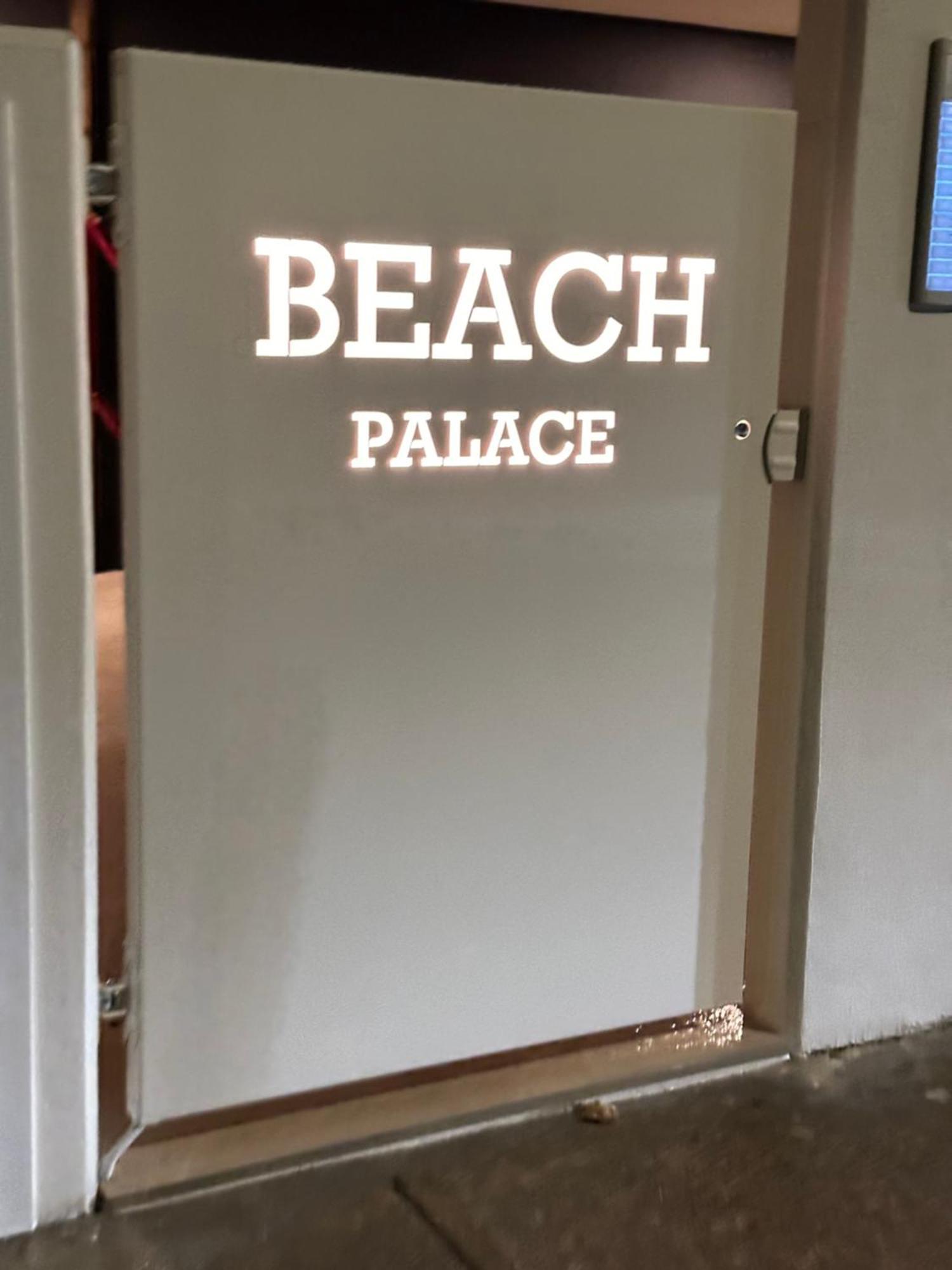 Beach Palace With Small Swimming Pool, Private Beach, Parking Lido di Jesolo Exteriör bild