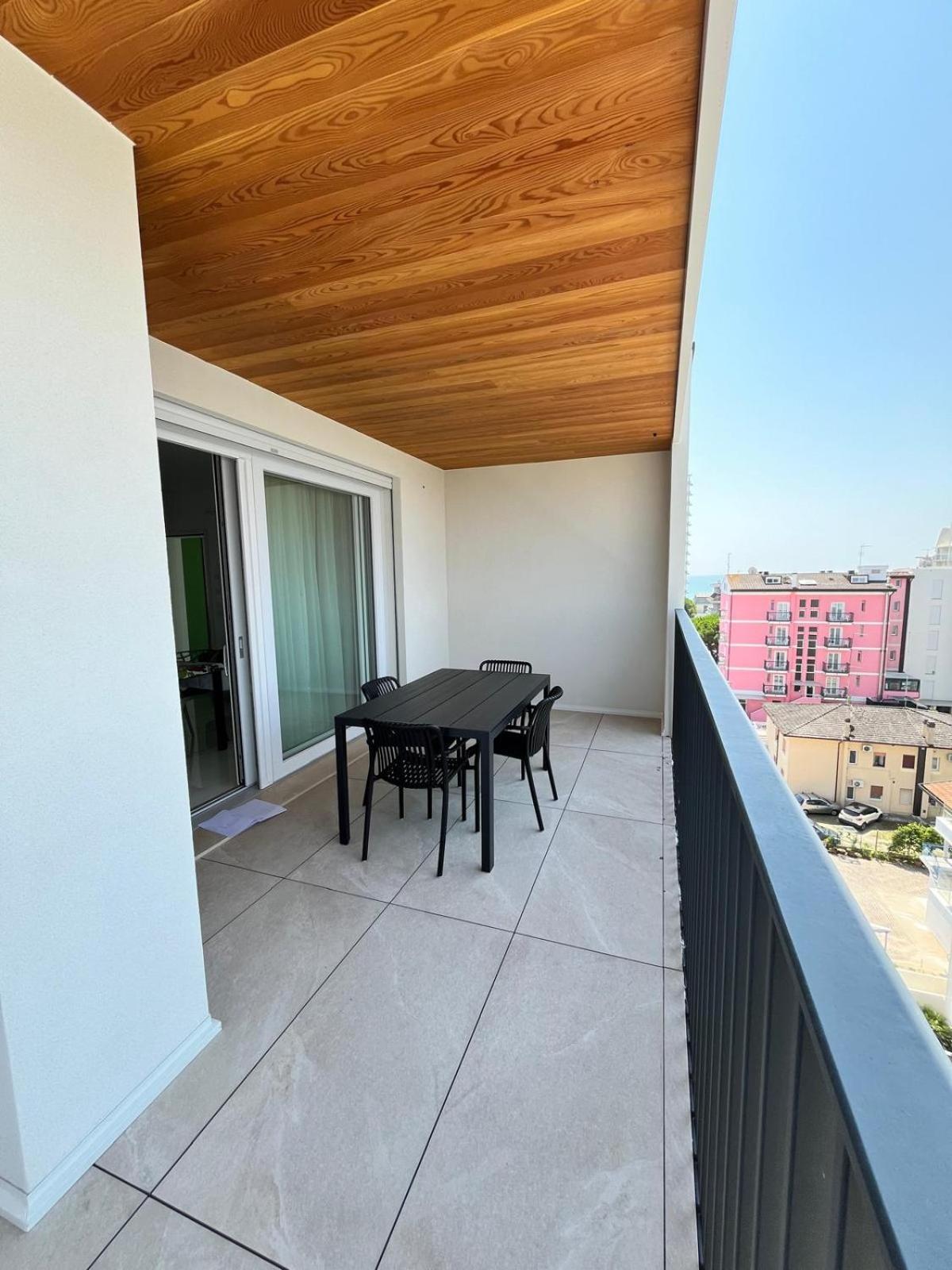 Beach Palace With Small Swimming Pool, Private Beach, Parking Lido di Jesolo Exteriör bild
