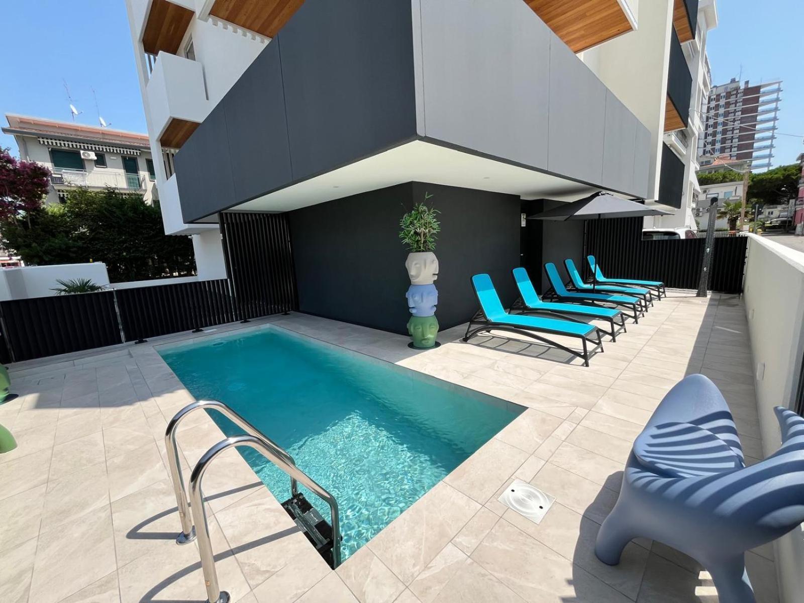 Beach Palace With Small Swimming Pool, Private Beach, Parking Lido di Jesolo Exteriör bild