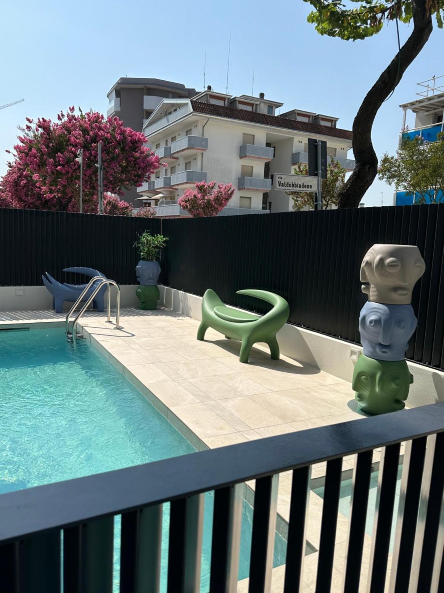 Beach Palace With Small Swimming Pool, Private Beach, Parking Lido di Jesolo Exteriör bild